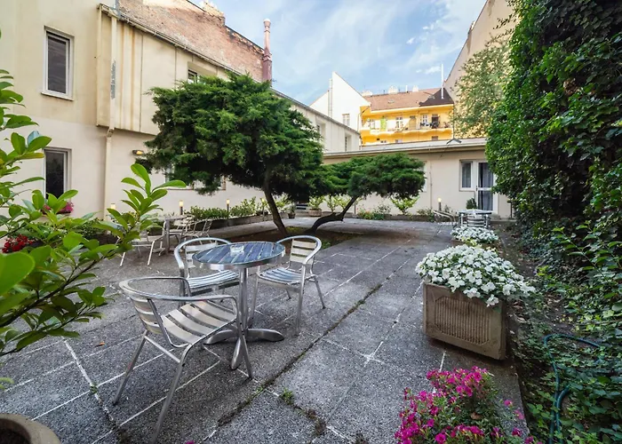 White LionHotel Prag